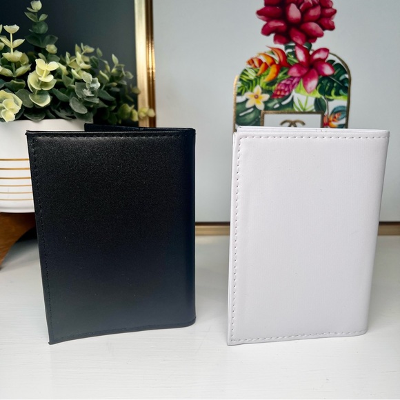 Mr & Mrs Passport Holders Black & White - Picture 3 of 3